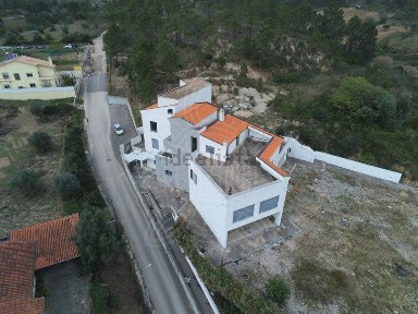 Moradia independente à venda em Eiras e São Paulo de Frades