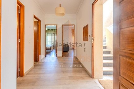 Apartamento T3 à venda na Praceta Bento de Jesus Caraça, 12