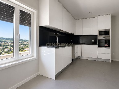 Apartamento T3 à venda na Avenida Xanana Gusmão, 61