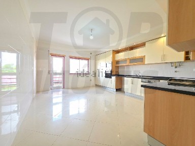 Apartamento T3 à venda em Samora Correia