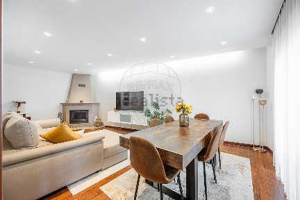 Apartamento T2 à venda na Rua de Matos