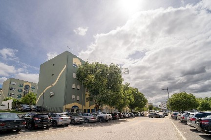 Apartamento T2 à venda na Praceta Augusto Brás Ruivo, 3