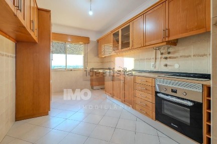 Apartamento T3 à venda na Rua Florentino Pereira Mota, 3