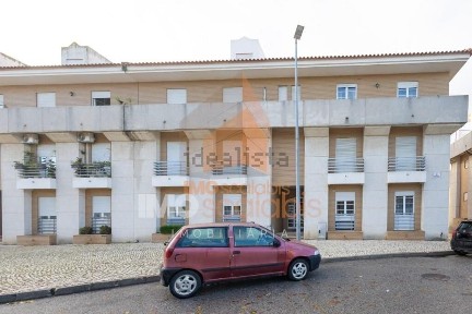 Apartamento T3 à venda na Rua de Alpiarça s/n