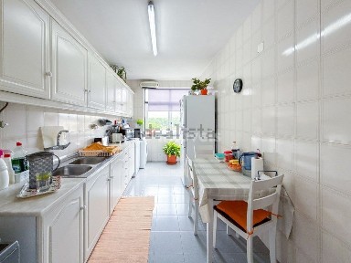 Apartamento T3 à venda na Rua Alfredo da Maia Pereira, 4 a