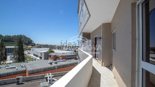 Apartamento T1 à venda na Rua Delfim Lima