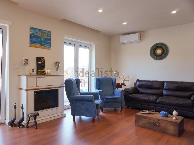 Apartamento T3 à venda na Rua Almirante Reis