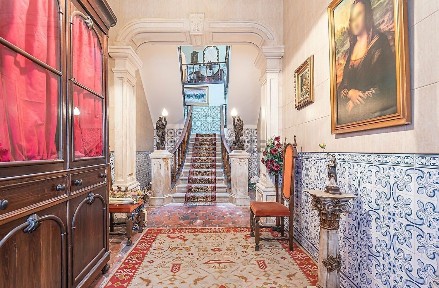 Apartamento T6 à venda na Rua de Miguel Bombarda