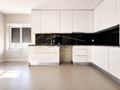 Apartamento T3 à venda na Avenida Xanana Gusmão