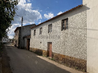 Moradia independente à venda em Em553-1
