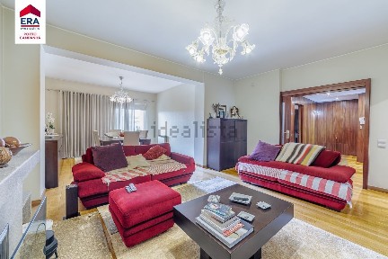 Apartamento T4 à venda na Avenida de Fernão de Magalhães