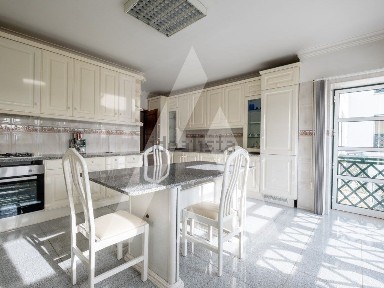 Apartamento T4 à venda em Tomar e Santa Maria dos Olivais