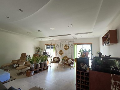 Apartamento T3 à venda em Azinhaga do Brejo, 23