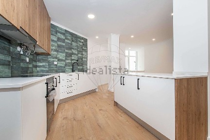 Apartamento T3 à venda na Praceta Pedro Escuro