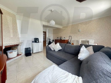 Apartamento T3 à venda na Rua do Rosmaninho