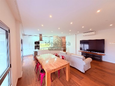 Apartamento T3 à venda na Rua Primeiro de Dezembro, 32 a