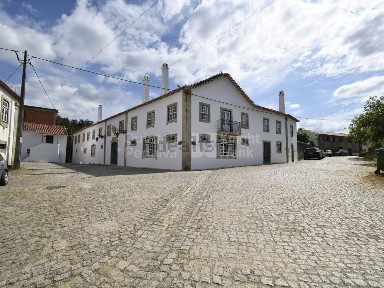 Espariz e Sinde, Largo da Ferreirinha.