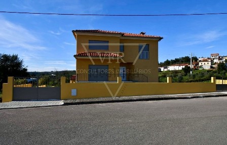 Moradia independente à venda na Travessa Da Qt De São Francisco