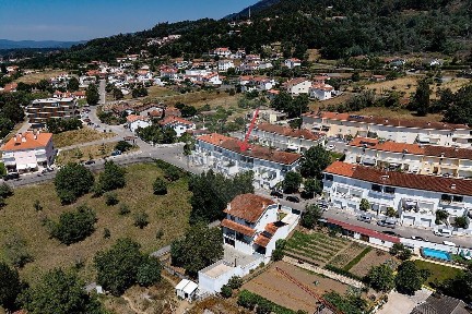 Moradia independente à venda em Lousã