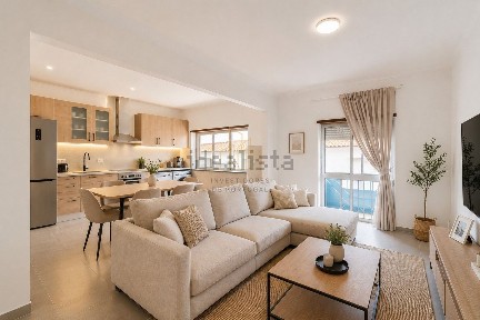 Apartamento T3 à venda na Rua Miguel Torga