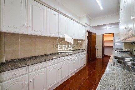 Apartamento T4 à venda em Tomar e Santa Maria dos Olivais