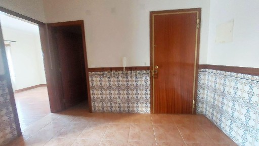 Apartamento T3 à venda na Rua Combatentes da Grande Guerra, 37