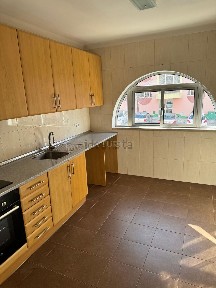 Apartamento T4 à venda na Praceta Albertino Henriques Barata, 3