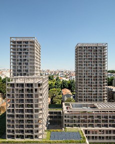Apartamento T3 à venda na Avenida Fernão Magalhães, 127