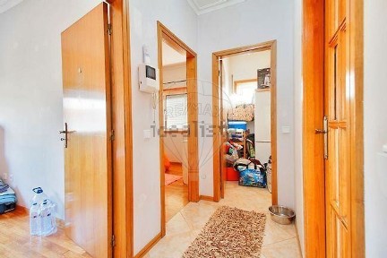Apartamento T2 à venda na Rua do Baldeirão
