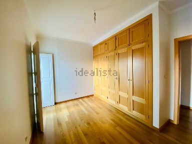 Apartamento T5 à venda em São Vicente - São João - Alferrarede