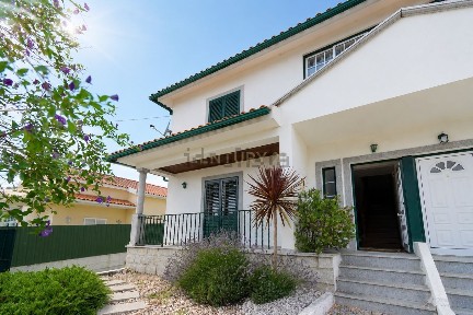 Lourosa, Rua Escola, 10 b