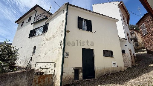 Moradia em banda à venda em Cadafaz e Colmeal