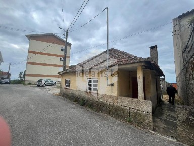 Lagares da Beira, Bairro Cemitério