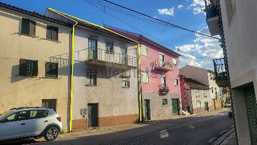 Santa Ovaia, Rua Laranjeiras