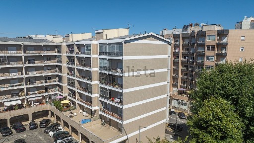 Apartamento T3 à venda na Rua dos Congregados