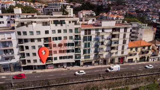 Arrendamento de espaço comercial na Rua 31 de Janeiro, 146