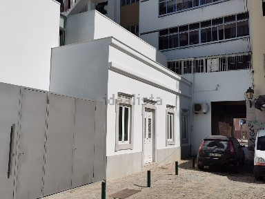 Arrendamento de moradia em banda na Travessa das Alcacarias, 4