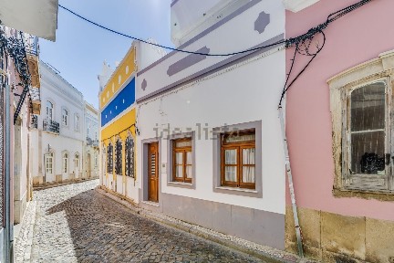 Arrendamento de moradia independente na Rua Doutor Miguel Bombarda, 23