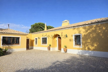 Arrendamento de moradia independente na Quinta dos Salicos