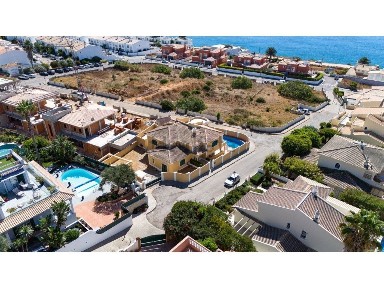 Arrendamento de moradia independente na Praia da Luz