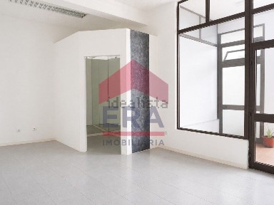 Espaço comercial à venda na Rua Marquês de Pombal