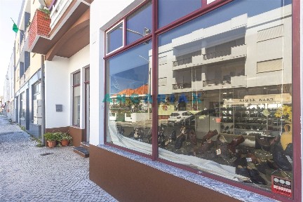 Espaço comercial à venda em Vieira de Leiria