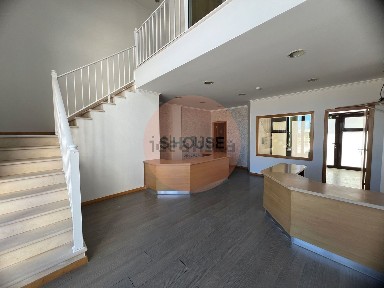 Espaço comercial à venda em Peniche