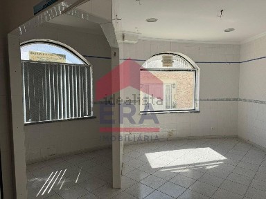 Espaço comercial à venda na Rua Mestre Paulo