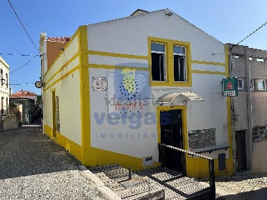 Espaço comercial à venda em Peniche