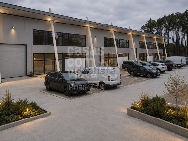 Armazém à venda em Maceira