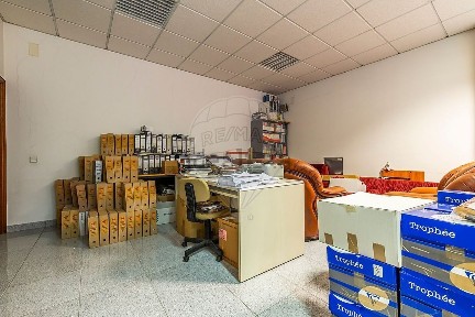 Espaço comercial à venda em Batalha