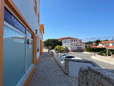 Espaço comercial à venda na Rua Dona Isabel de Castela