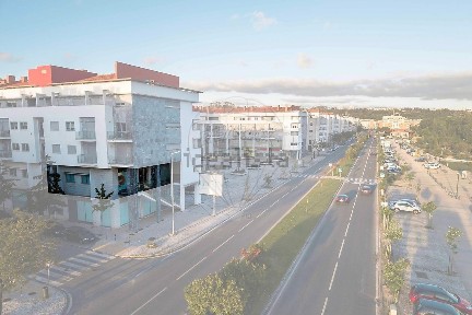 Espaço comercial à venda na Rua de Ourém