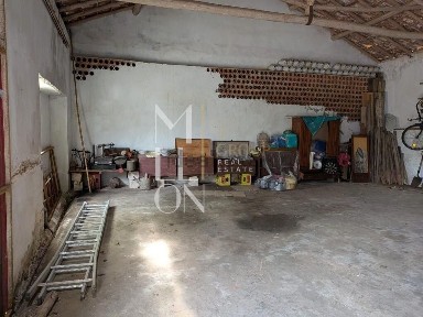 Armazém à venda em Alvorninha